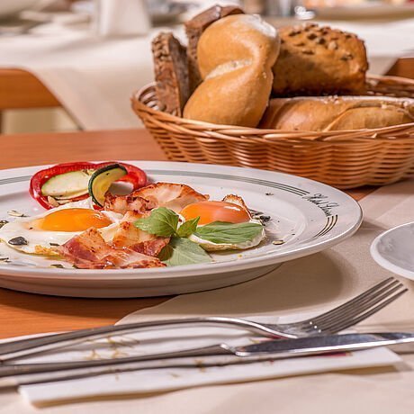 Spiegelei zum Frühstück im Hotel Stoiser Graz